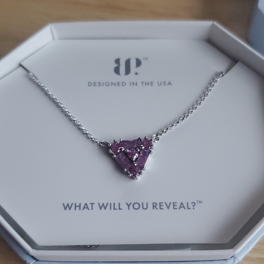 Elegant Purple and Silver Trillion-Cut Necklace